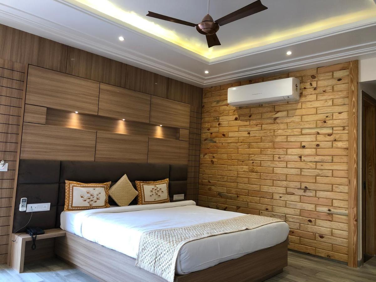 Desi Thath Resort Alwar Exterior photo