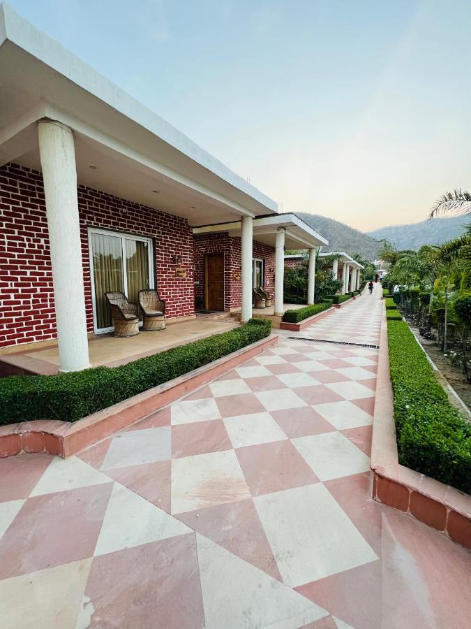 Desi Thath Resort Alwar Exterior photo
