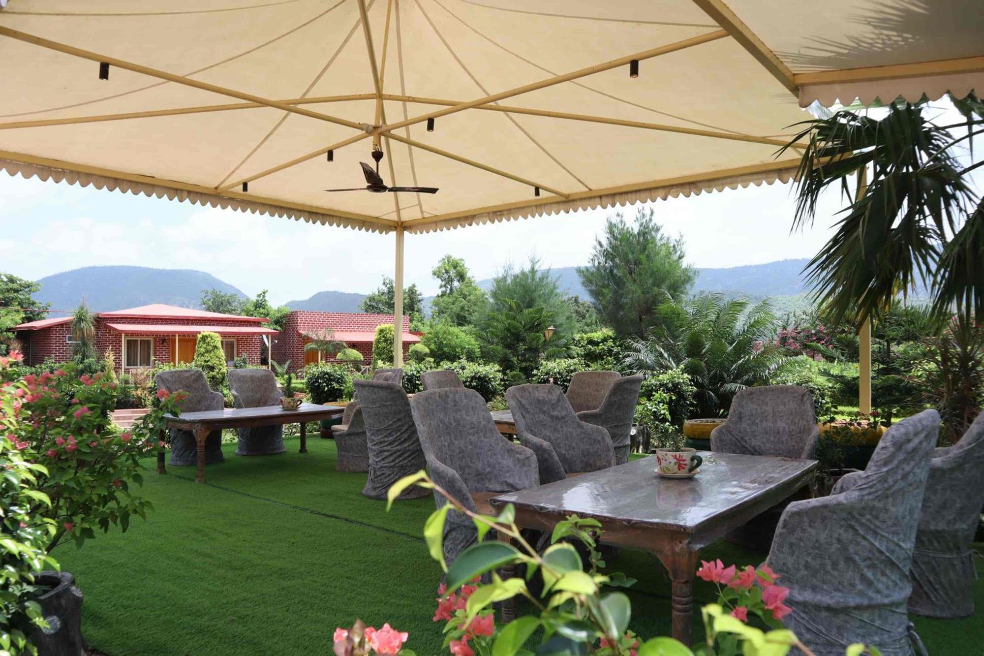 Desi Thath Resort Alwar Exterior photo